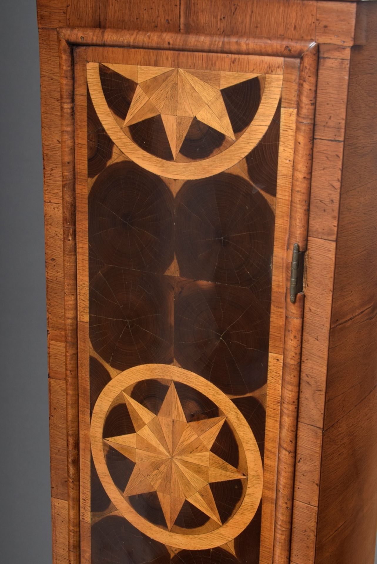 English Grandmother's Clock in veneered wooden case with turned columns on the sides, star inlays a - Image 4 of 11