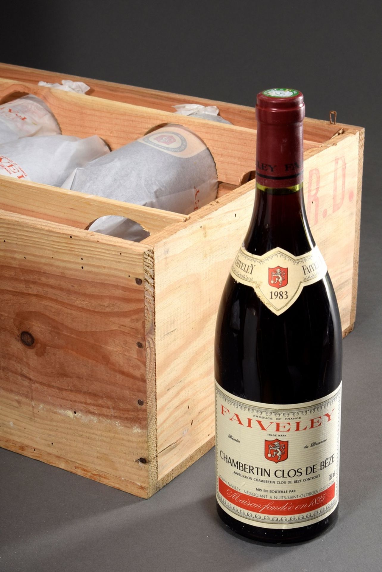 12 bottles 1983 Burgundy red wine "J. F. Chambertin", Clos de Beze, into neck to high fill, 0,75 l.