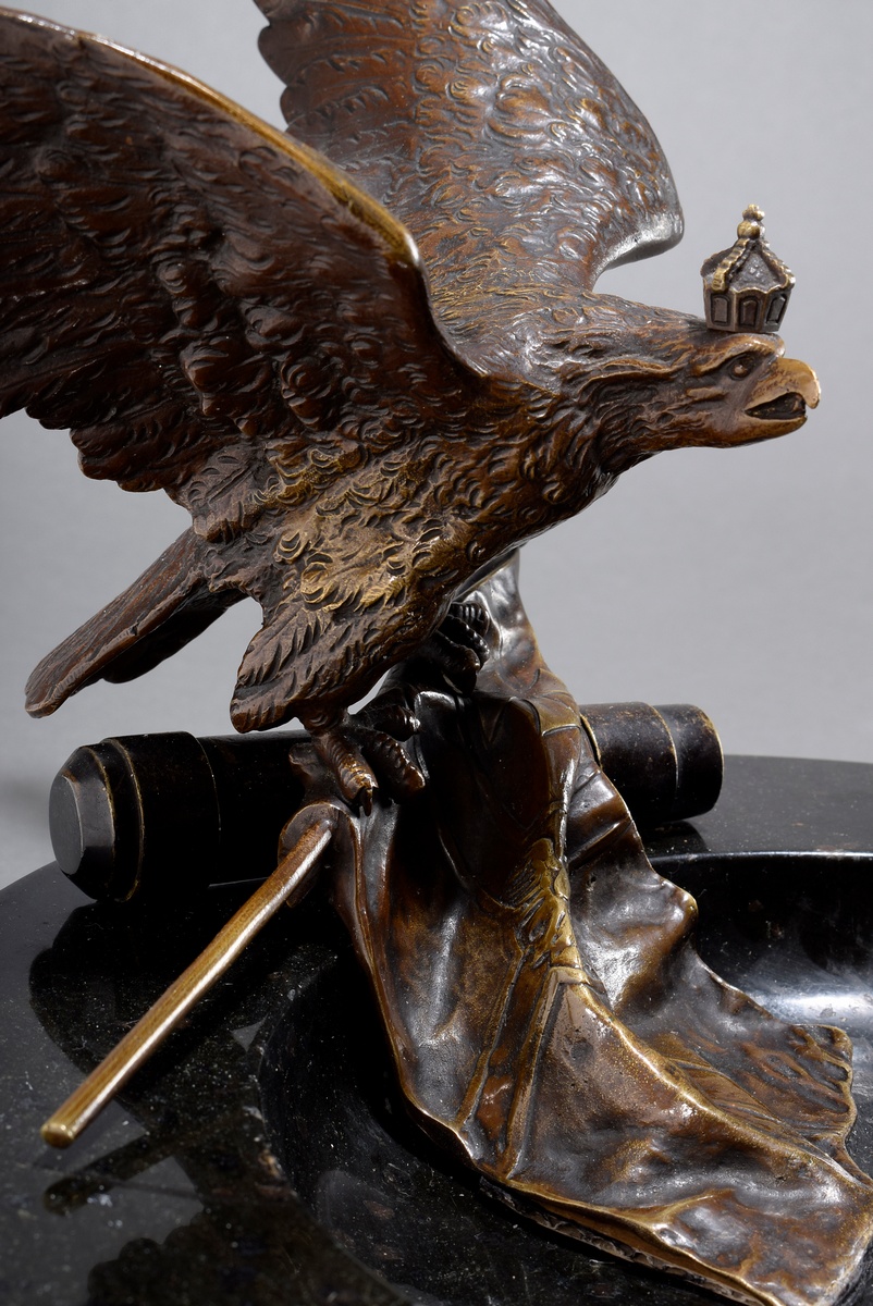 Wilhelminian garnet-serpentine business card tray with fully sculptured bronze "Eagle with imperial - Image 4 of 6