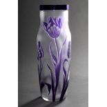 Hohe Val St. Lambert Vase mit geschliffenem und geätztem Dekor "Tulpen", farbloses Glas mit violett