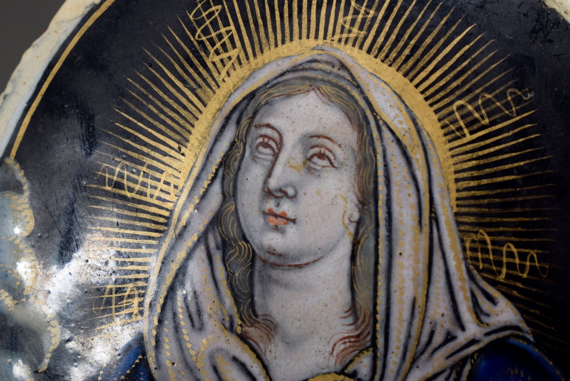 Ovale Limoges Emaille Plakette „Immaculata“, verso sign. NL, Frankreich 17.Jh., 8,5x7,5cm, restauri - Bild 2 aus 2