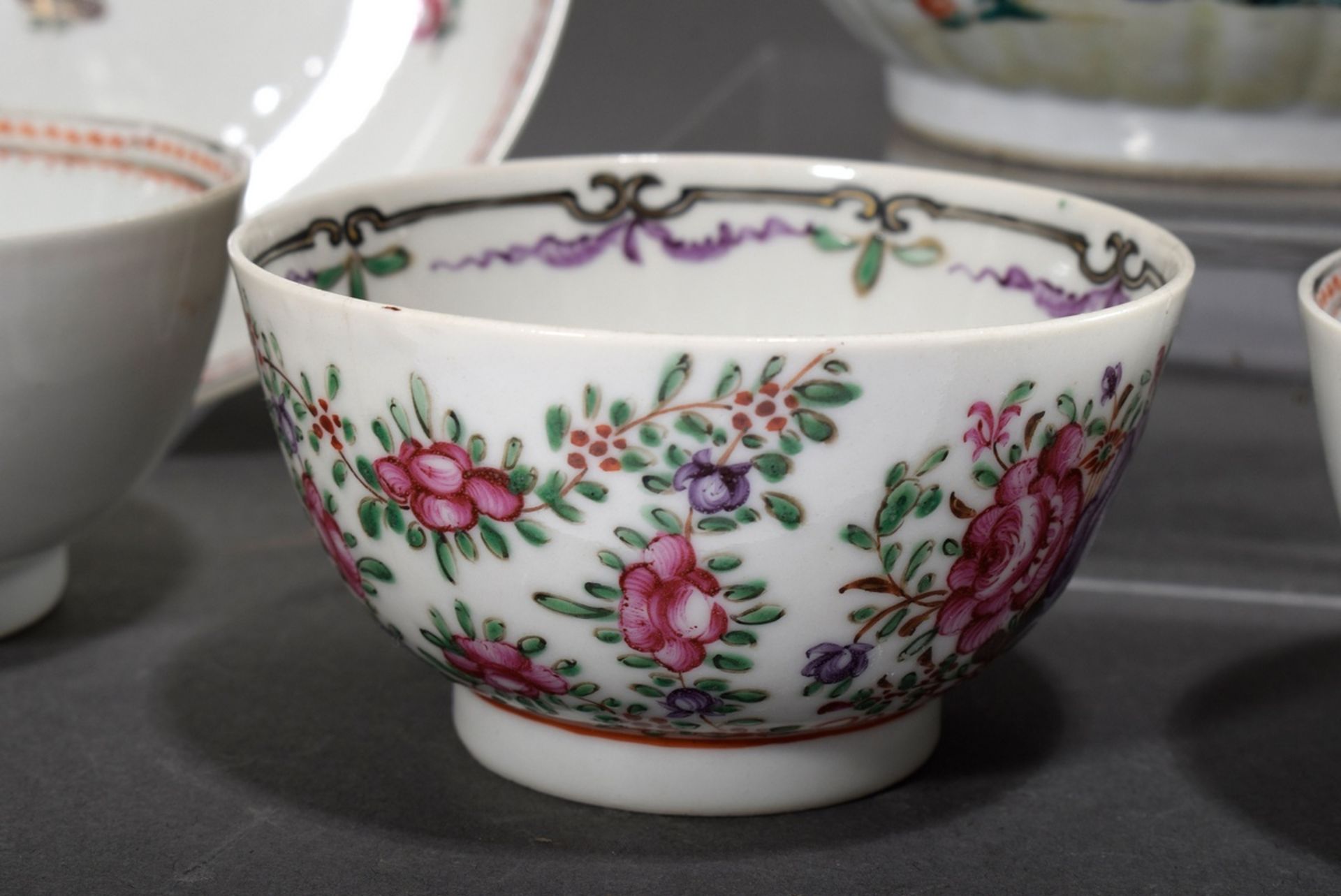 5 Various pieces of Chine de Command porcelain with different floral Famille Rose painting: 2 koppc - Image 3 of 14