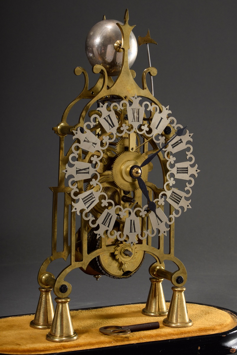 Brass skeleton clock under glass lintel, England 19th c., h. 34.5/42.5cm, glass replaced - Image 2 of 8