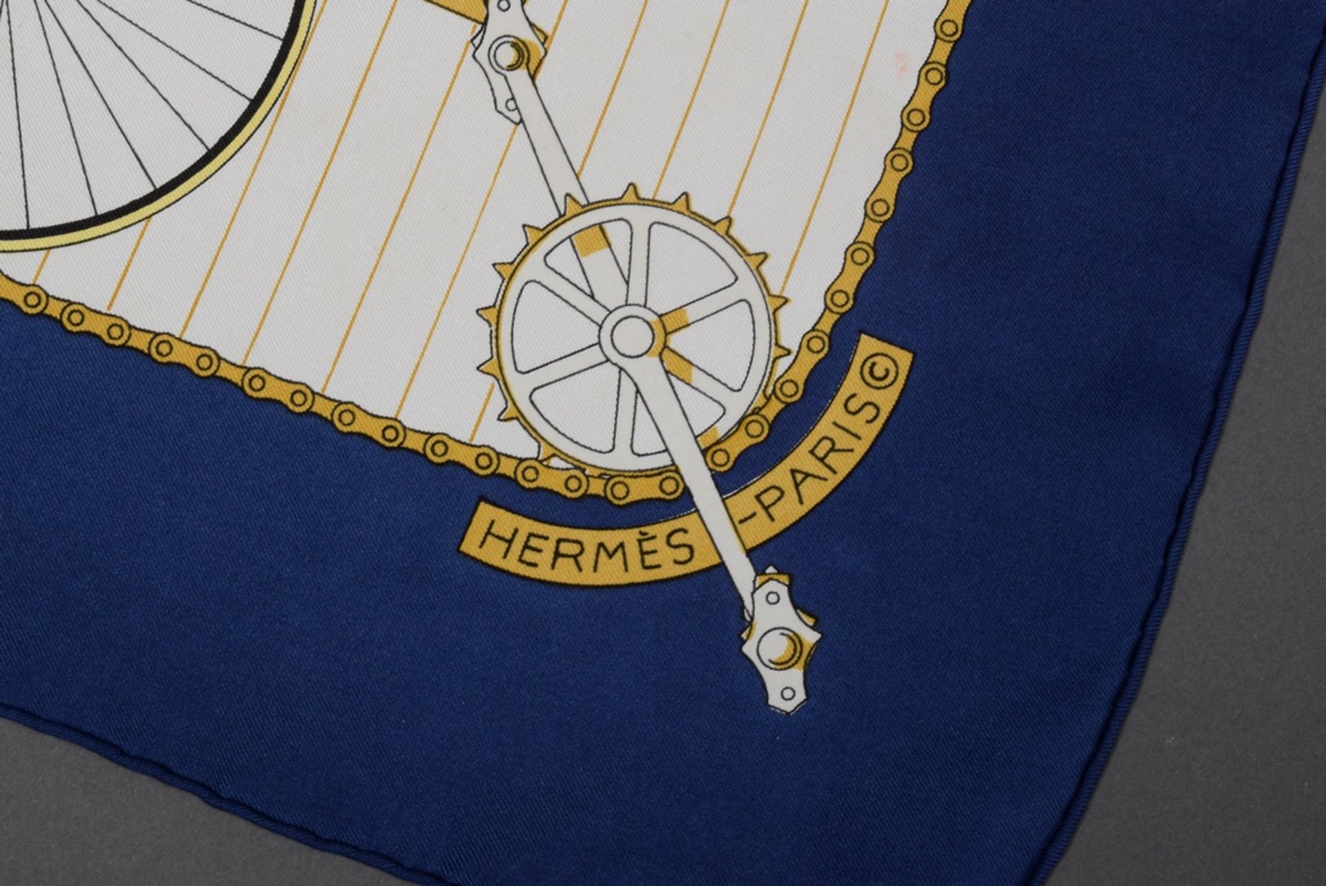 Hermès silk carré "Les Becanes", design: Hugo Grykar 1957/73, 90x90cm, slightly stained - Image 3 of 4