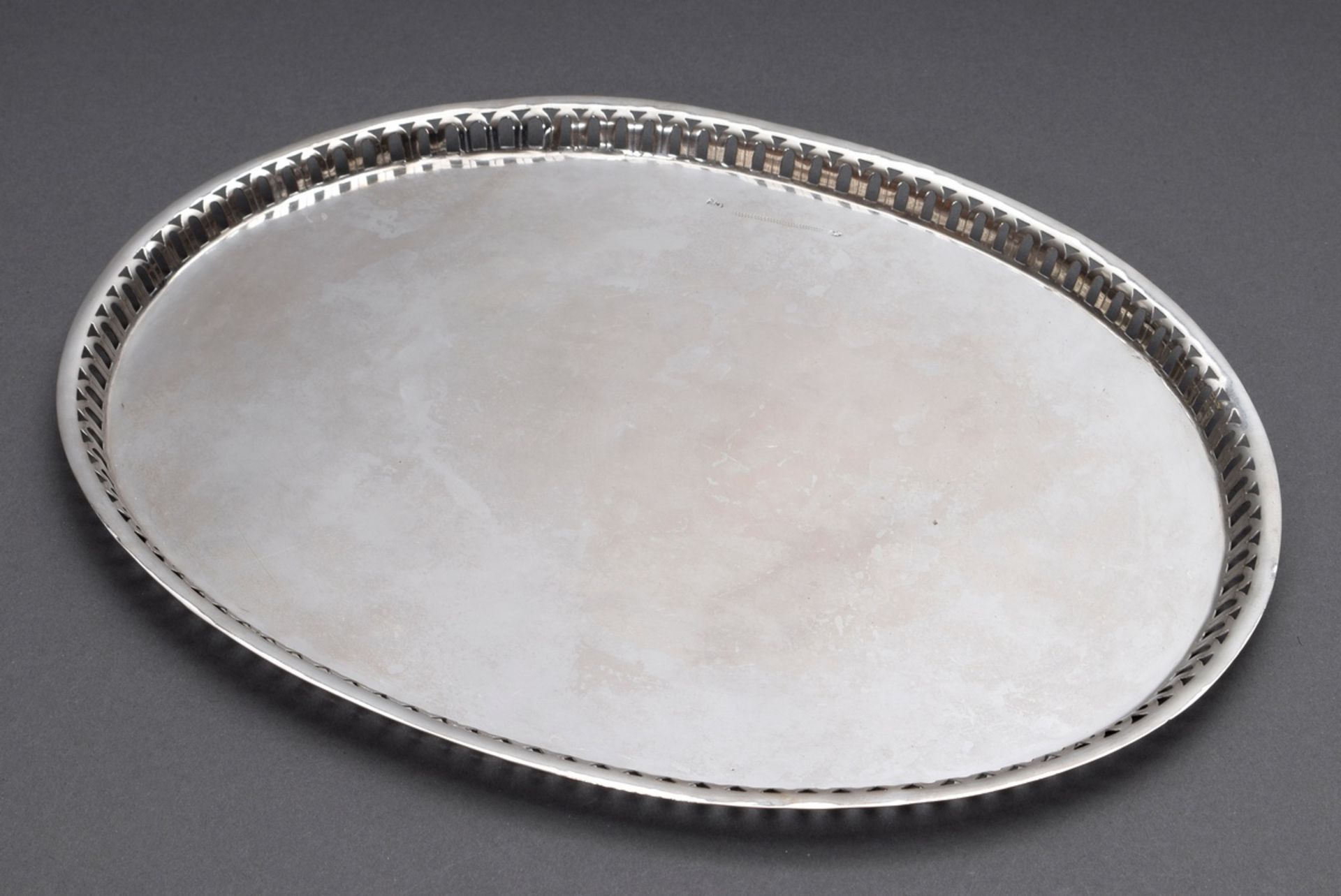 Ovales Tablett mit durchbrochenem Rand, MZ: CK, Beschau undeutlich, um 1800 (?), Silber (Tremuliers