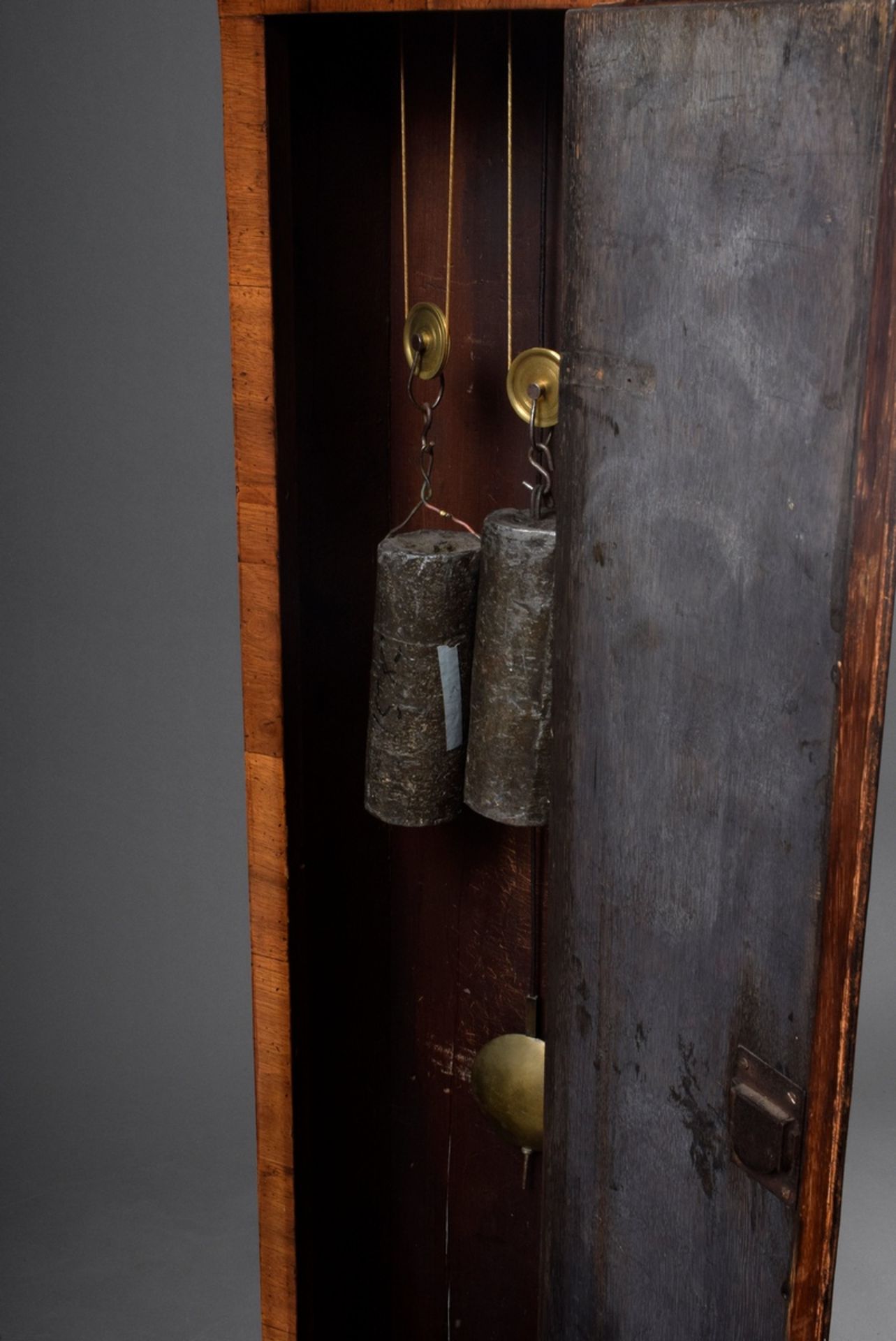 English Grandmother's Clock in veneered wooden case with turned columns on the sides, star inlays a - Image 6 of 11