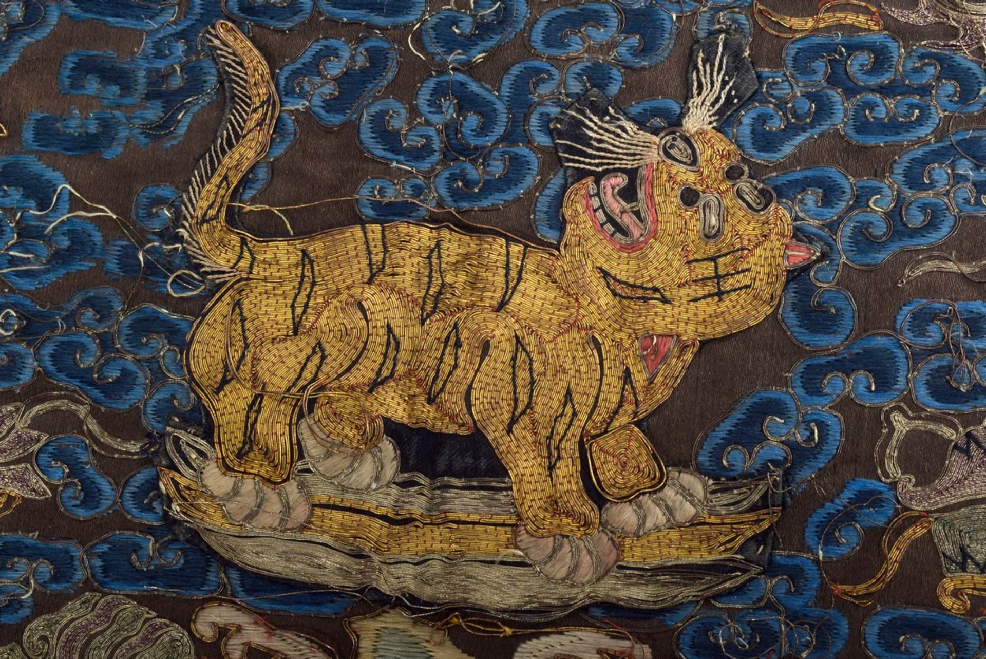 Mandarin insignia "Tiger", 4th military rank, Qing Dynasty, China 19th century, silk with gold thre - Image 3 of 7