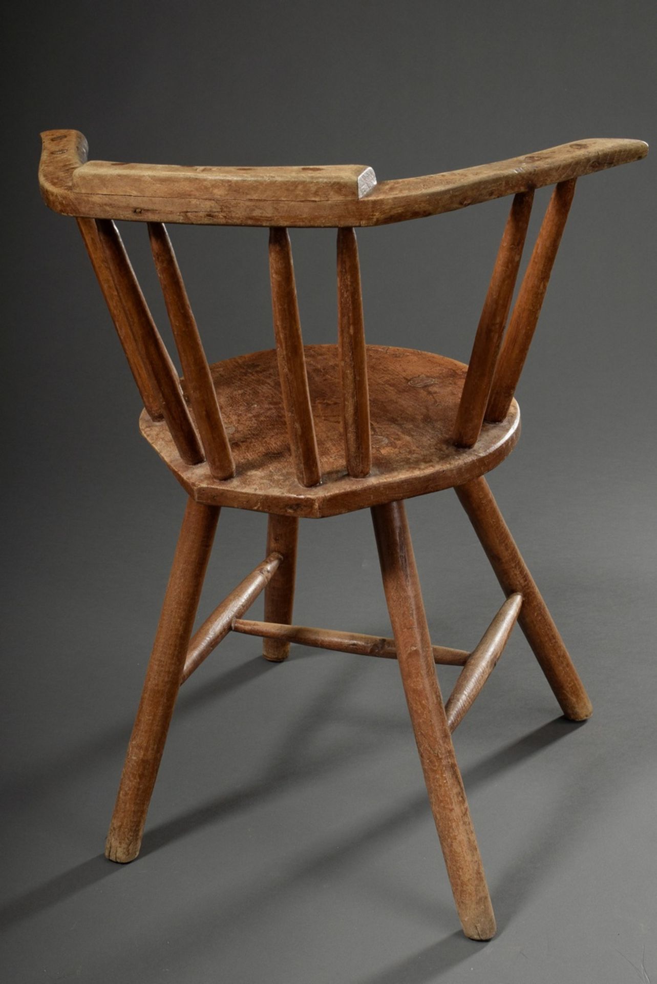 Country kitchen chair with semicircular backrest, soft wood, h. 45,5/76cm, traces of usage - Image 4 of 4