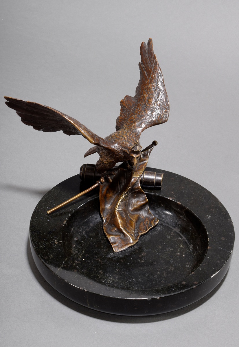 Wilhelminian garnet-serpentine business card tray with fully sculptured bronze "Eagle with imperial - Image 5 of 6