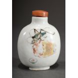 Chinesische Porzellan Snuffbottle mit polychromer Famille Rose Malerei "Heuschrecken", am Boden rot