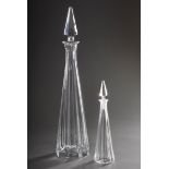 2 Diverse konische Baccarat Karaffen mit Facettschliff, Boden signiert, H. 43/22cm