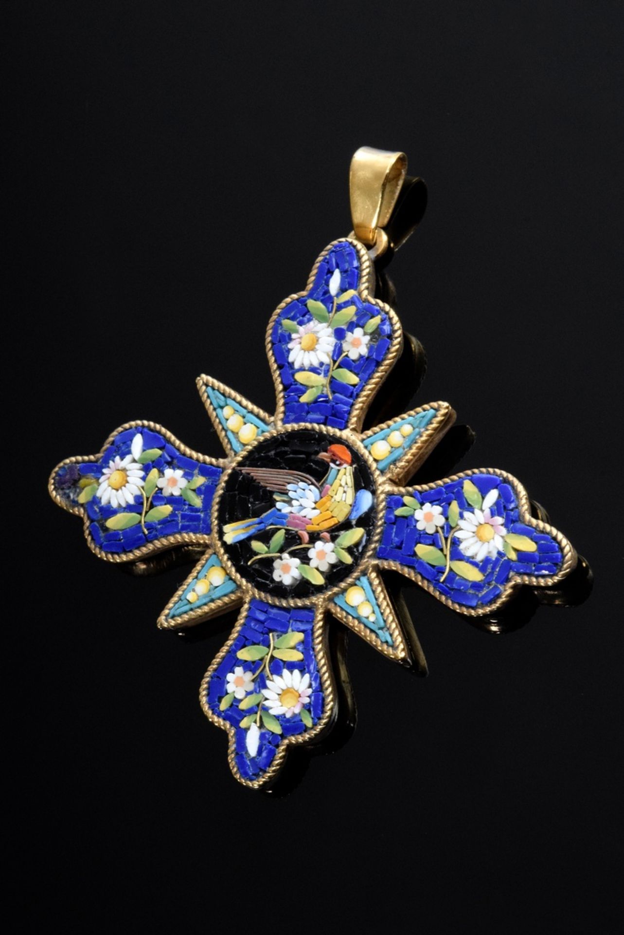 Souvenir pendant with micromosaic in brass setting, Italy circa 1880, 10g, 4.7x4.7cm, somewhat defe