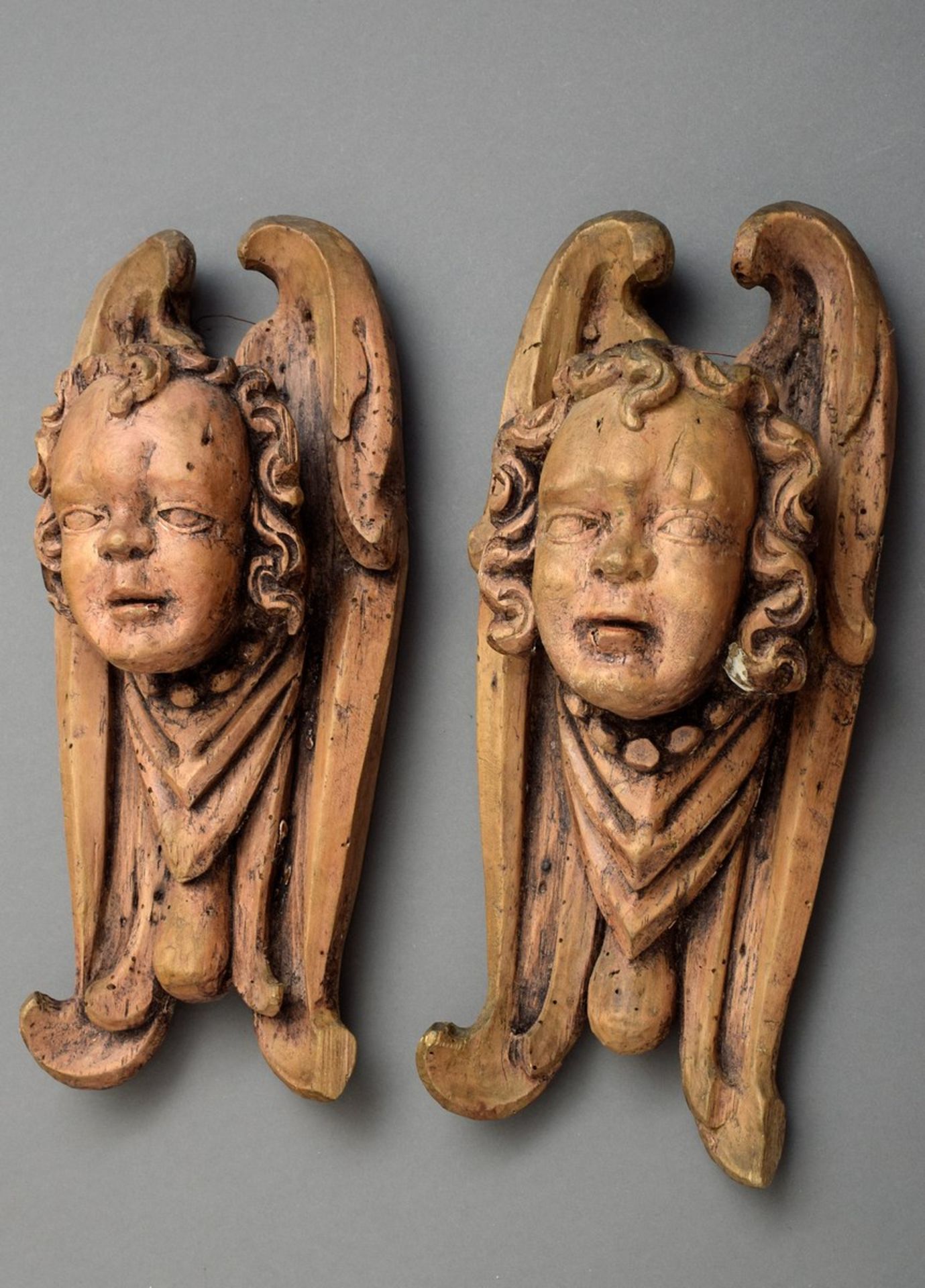 Pair of winged late Renaissance angel heads, carved limewood, North German/Hamburg c. 1640, 36x16cm - Image 5 of 5