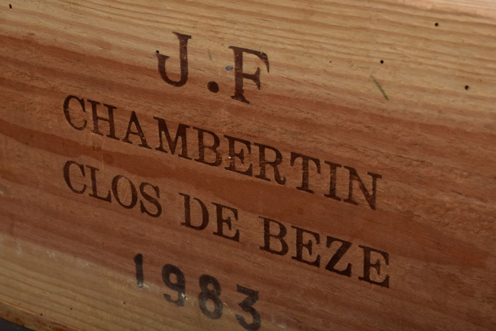 12 bottles 1983 Burgundy red wine "J. F. Chambertin", Clos de Beze, into neck to high fill, 0,75 l. - Image 8 of 11