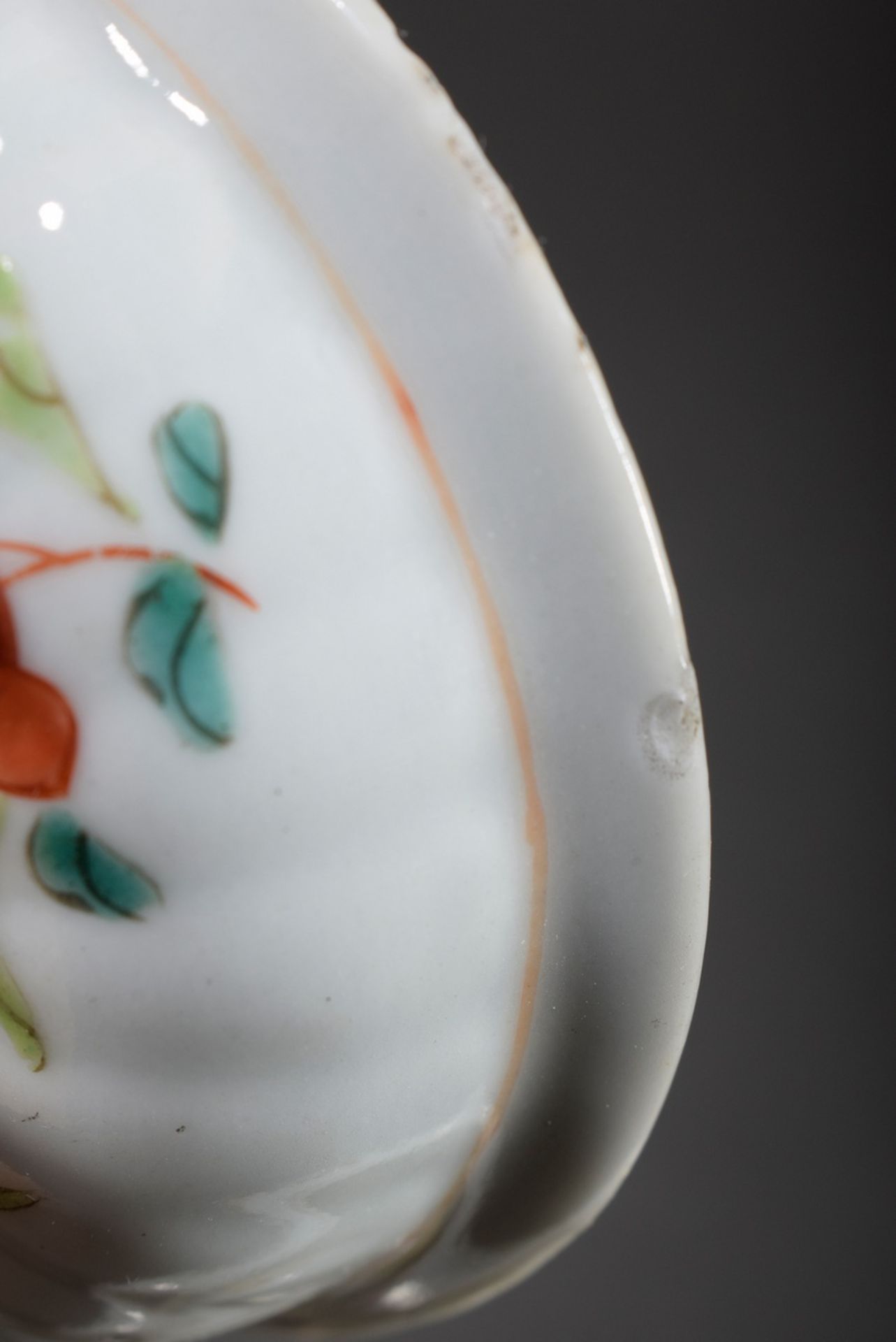 5 Various pieces of Chine de Command porcelain with different floral Famille Rose painting: 2 koppc - Image 14 of 14