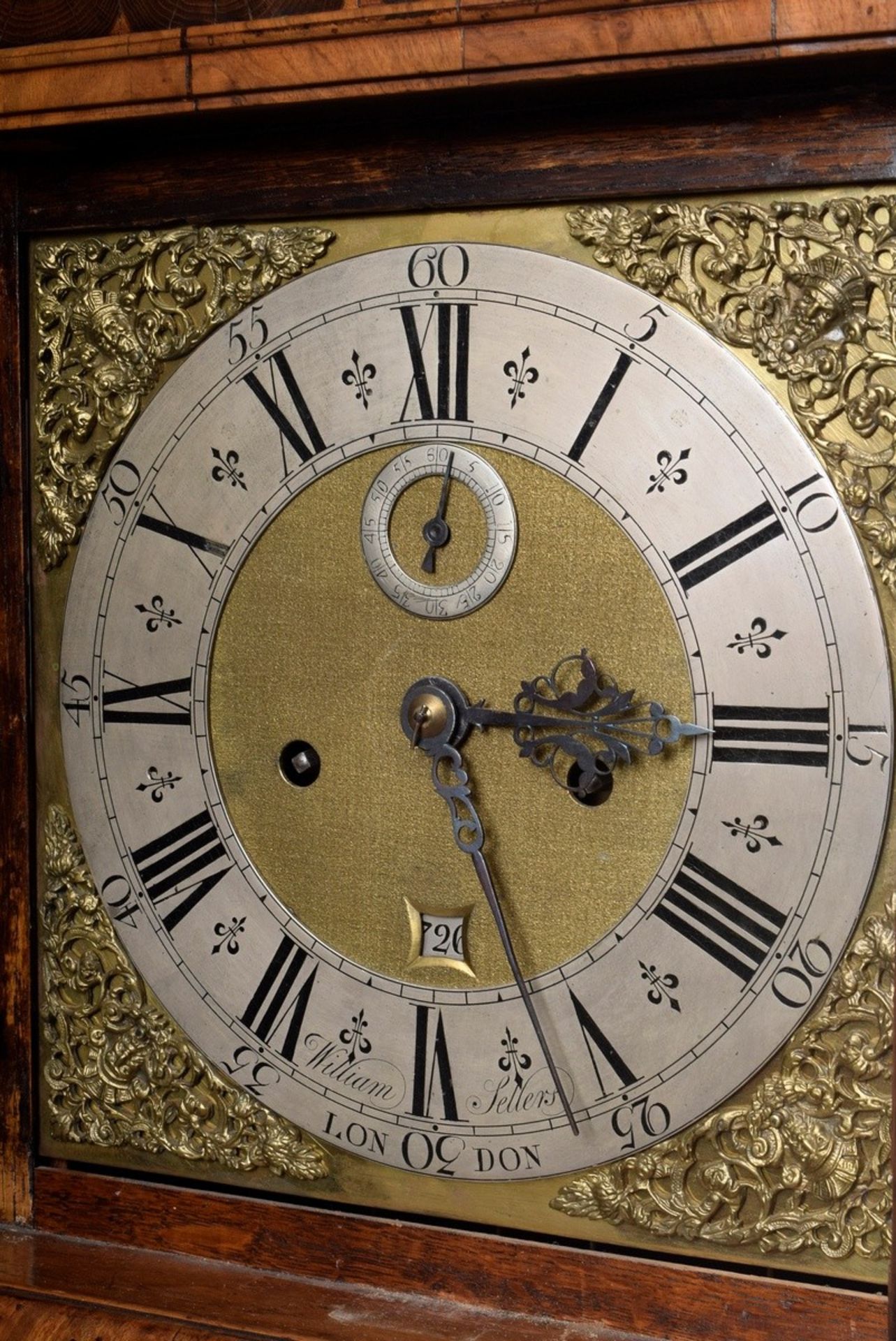 English Grandmother's Clock in veneered wooden case with turned columns on the sides, star inlays a - Image 5 of 11