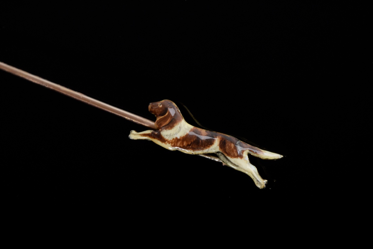 English YG 625/RG 375 pin with enamelled finials "Springer Spaniel and Snipe",  approx, 1900th c.,  - Image 3 of 4