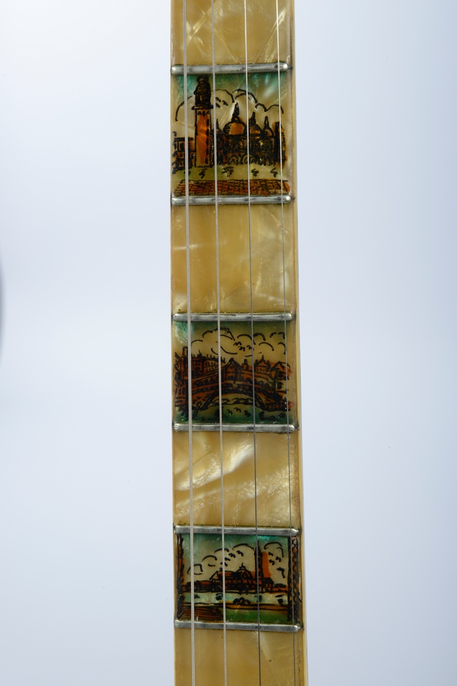 Tenor Banjo, Gibson Inc. Kalamazoo Michigan, model Florentine, USA 1935, serial number 0263-6, arch - Image 4 of 24