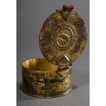 Runde Bronze Pyxis mit Relief "Lamm Gottes" im Deckel, Reste von Vergoldung, H. 3,5cm, Ø 6,5cm, ber