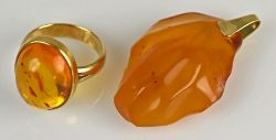 BERNSTEINRING mit Anhänger, Gelbgold 14ct