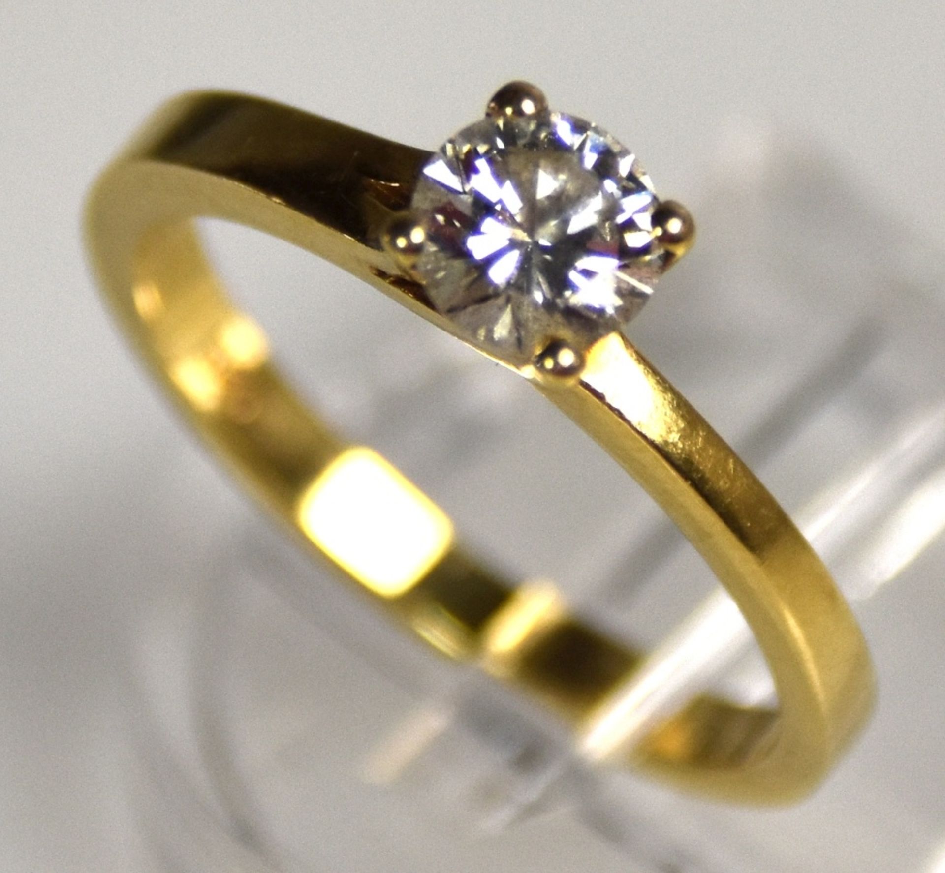 RING mit Solitärbrillant