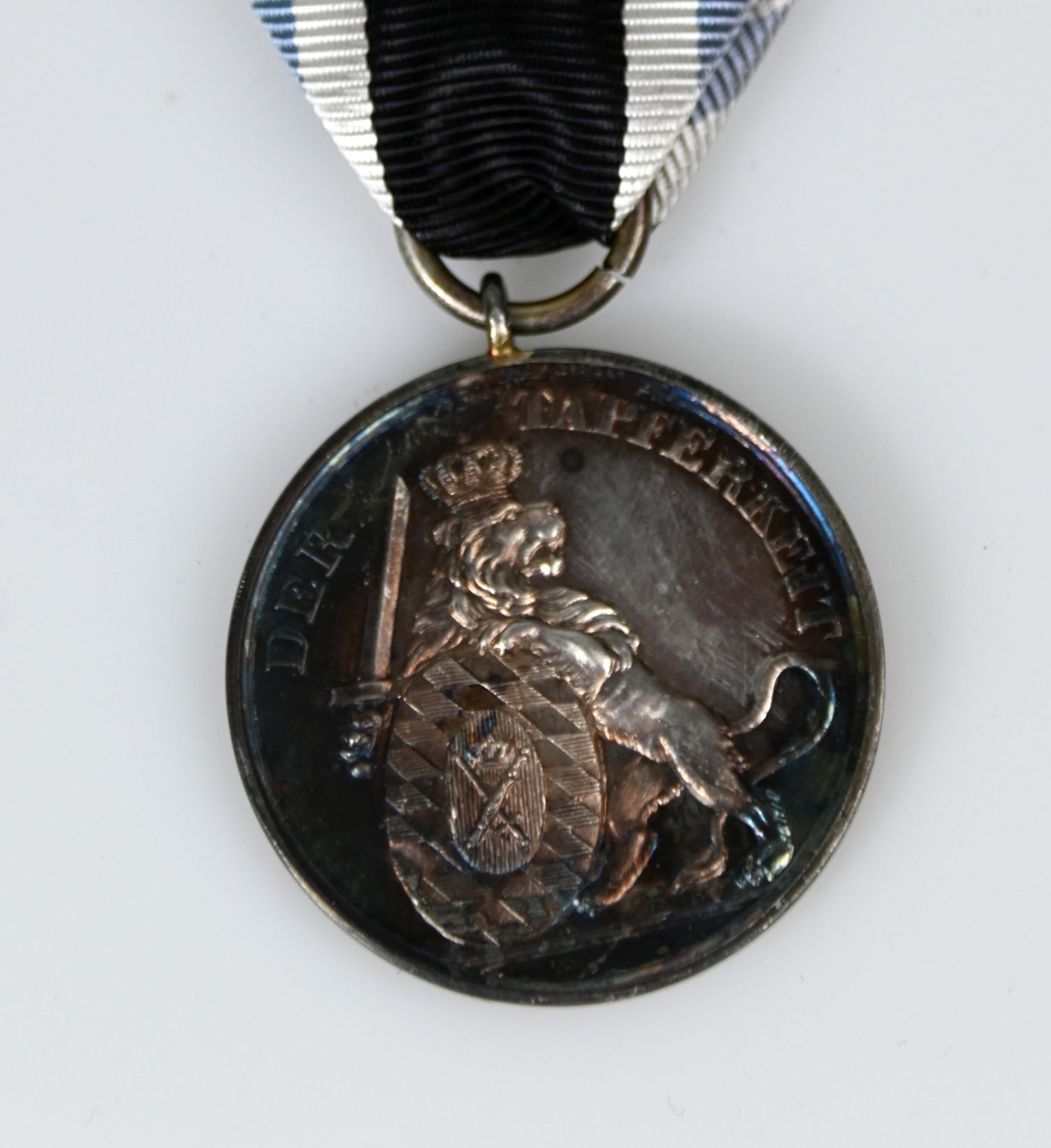 Militär-Verdienstmedaille bzw. (ab März 1918) Tapferkeitsmedaille - Bild 3 aus 3