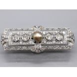 Prunkvolle Brosche mit Orientperle und 114 Altschliff-Diamanten zus. ca. 4,8 ct, Art Deco 585/-