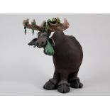 Warner, Todd (* 1945). Figurenplastik "Elch mit Blattwerk und Frosch" (Originaltitel "Moose 'Sa