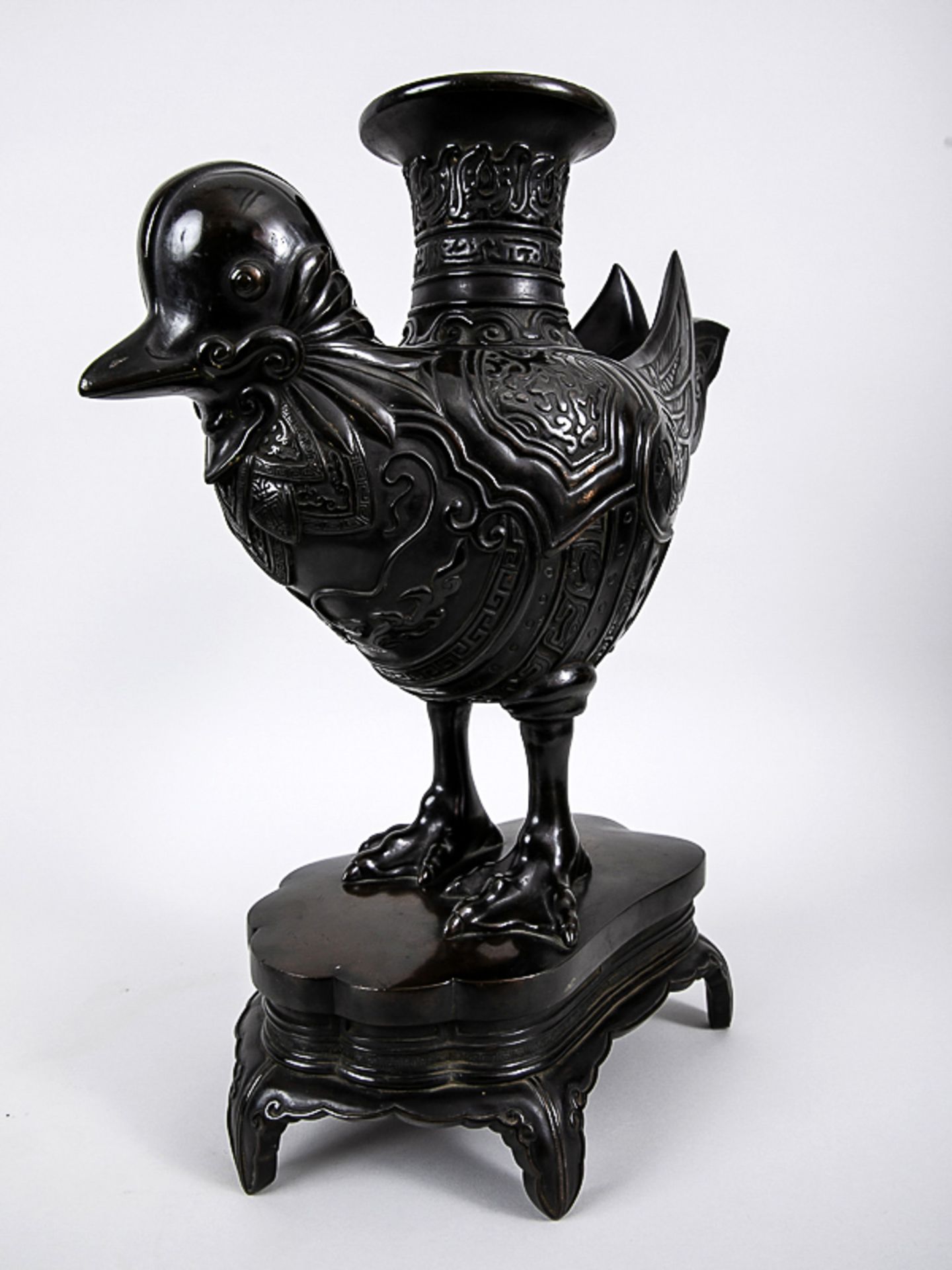 Paar große Bronzevasen in Vogelform, China, um 1900. Bronze, dunkelbraun patiniert mit poliert - Bild 5 aus 5