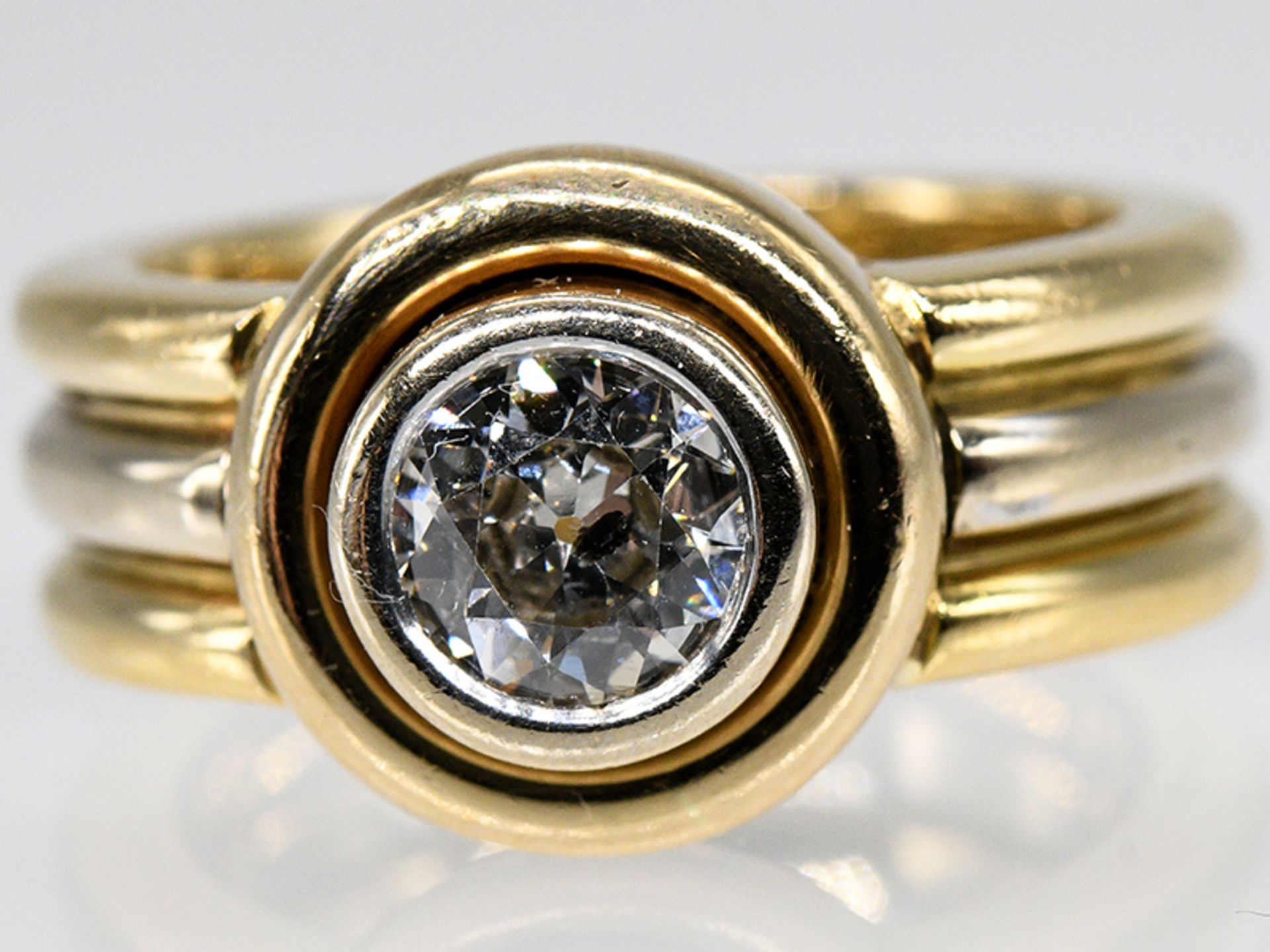 Massiver Ring mit Altschliff-Diamant ca. 1 ct, Juweliersarbeit, 90- er Jahre. 750/- Gelb- und W