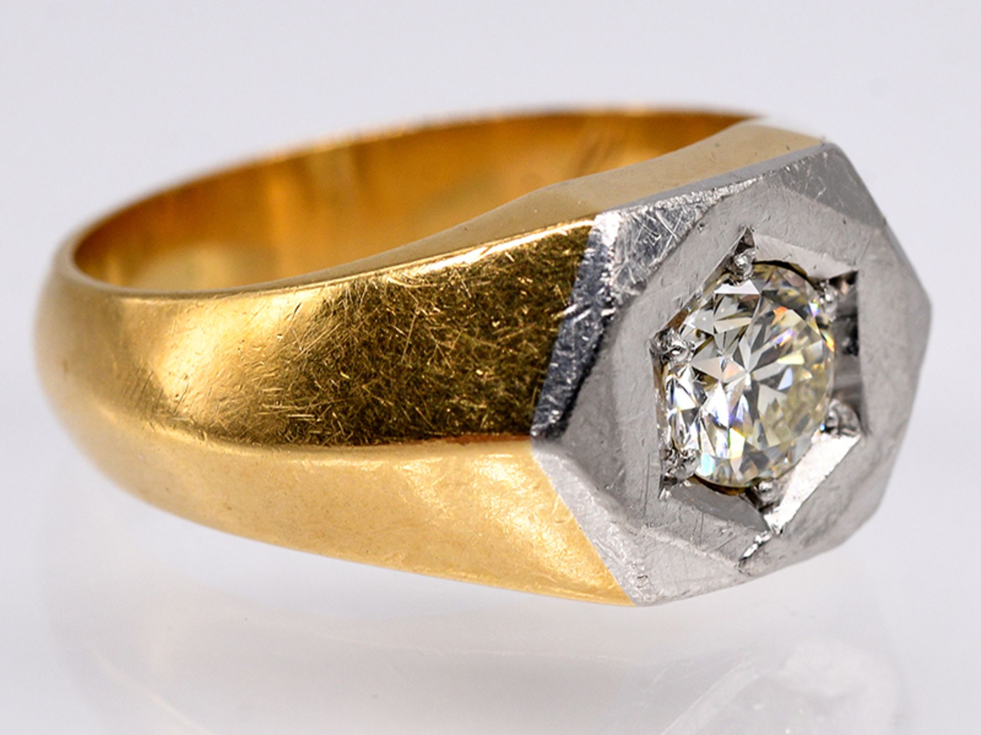 Solitärbandring mit Brillant ca. 0;60 ct; 60- er Jahre.750/- Gelbgold und Platin. Gesamtgewicht - Image 3 of 7