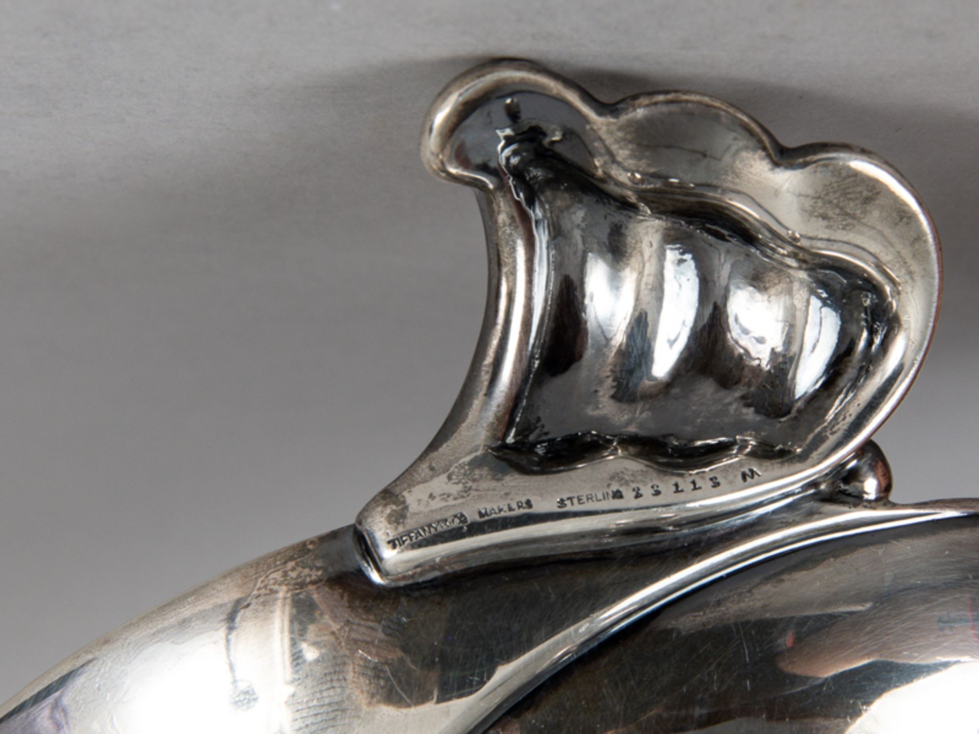 Kleine Anbietschale; Tiffany & Co./USA; 20. Jh.925/-Silber; ca. 166 g; runde gemuldete Form mit - Image 3 of 8