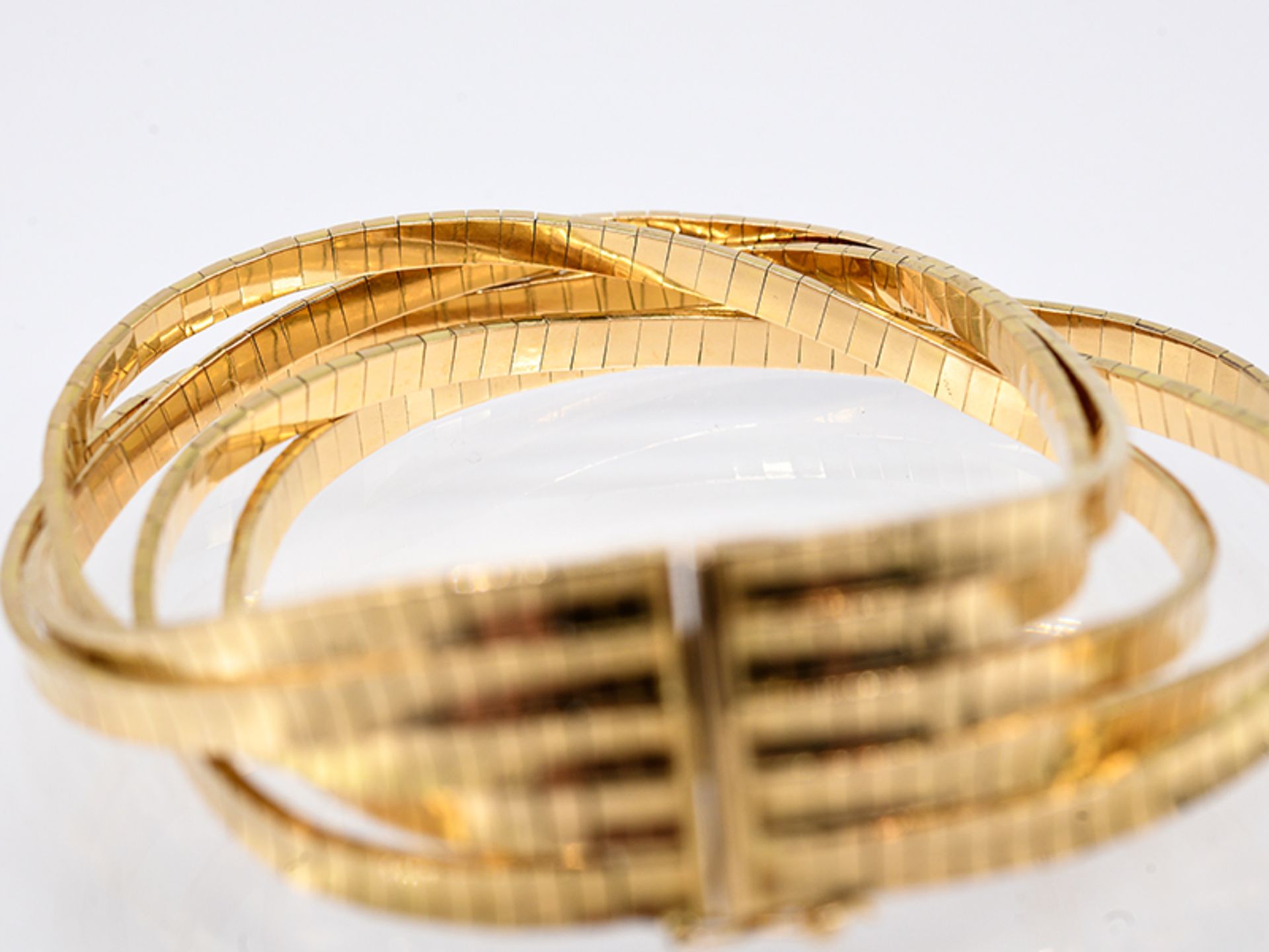 5-reihiges Armband; Italien; 60- er Jahre.750/- Gelbgold. Gesamtgewicht ca. 59;6 g. 5-reihiges - Image 2 of 2