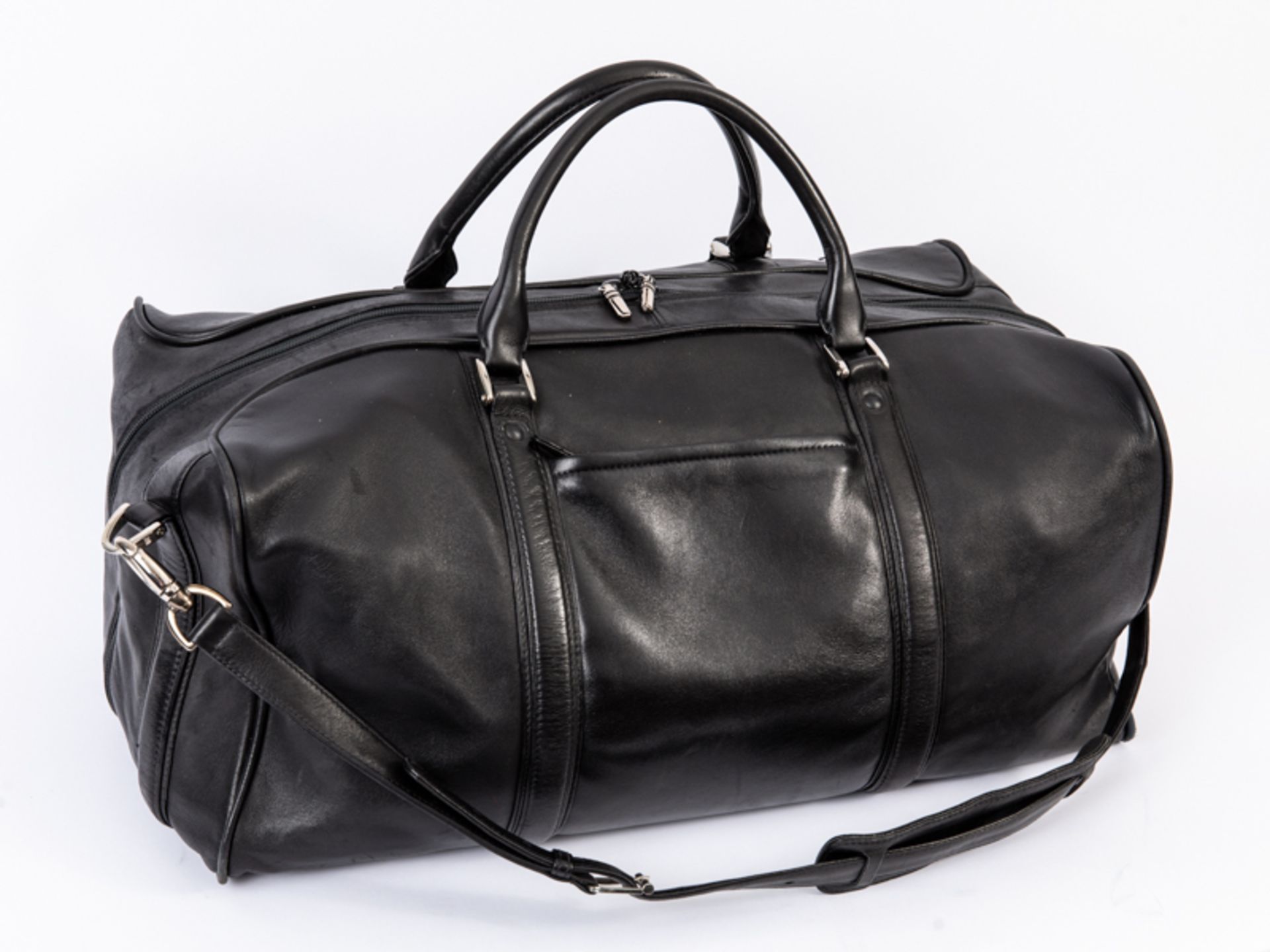 Reisetasche / Travel Weekender / Duffel Bag; Montblanc; 20. Jahrhundert.<br><br>Schwarzes Glattleder - Bild 2 aus 9