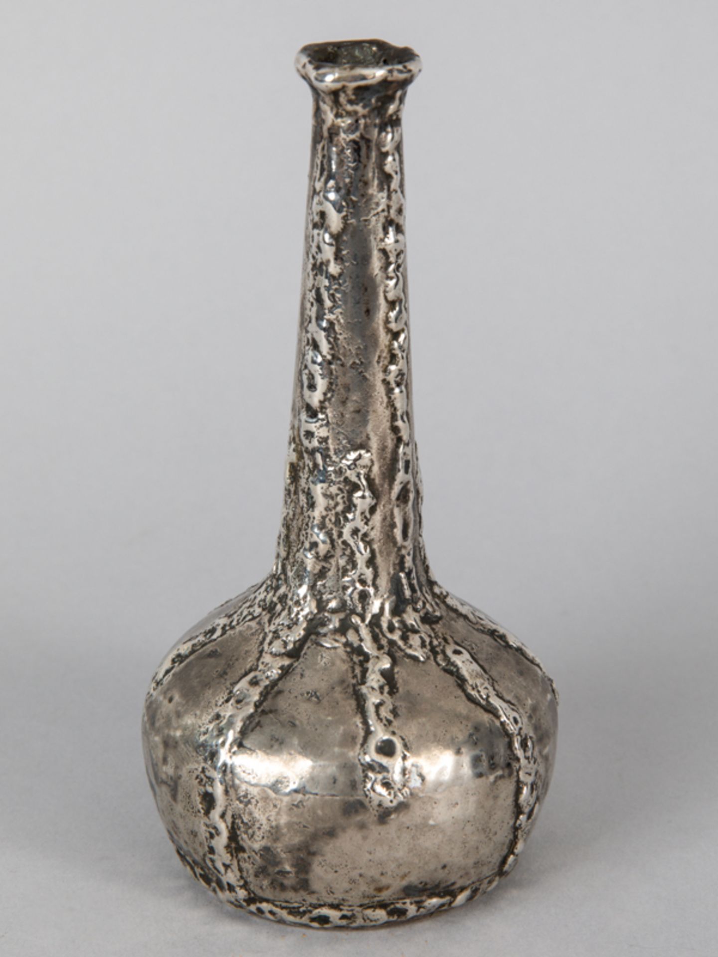 Kleine Enghalsvase; Entwurf: Burkhard Oly (Bad Orb 1938 - 2008 Hanau).835/-Silber; ca. 261 g; - Image 4 of 6