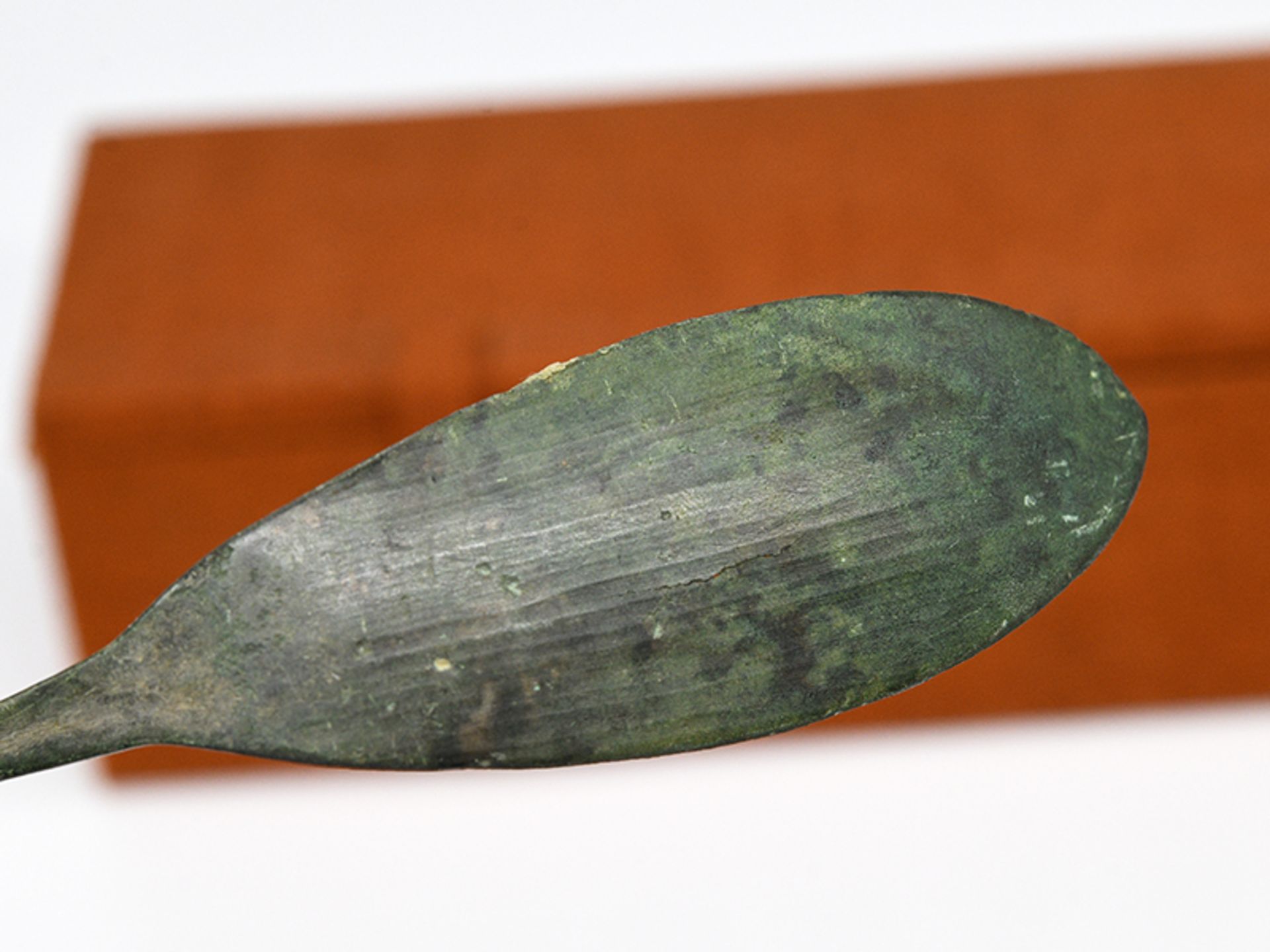 Antiker Bronzelöffel; Korea; wohl Koryo-Periode/ 13. Jh.Bronze (mit grünlicher Alterspatina); - Image 6 of 9