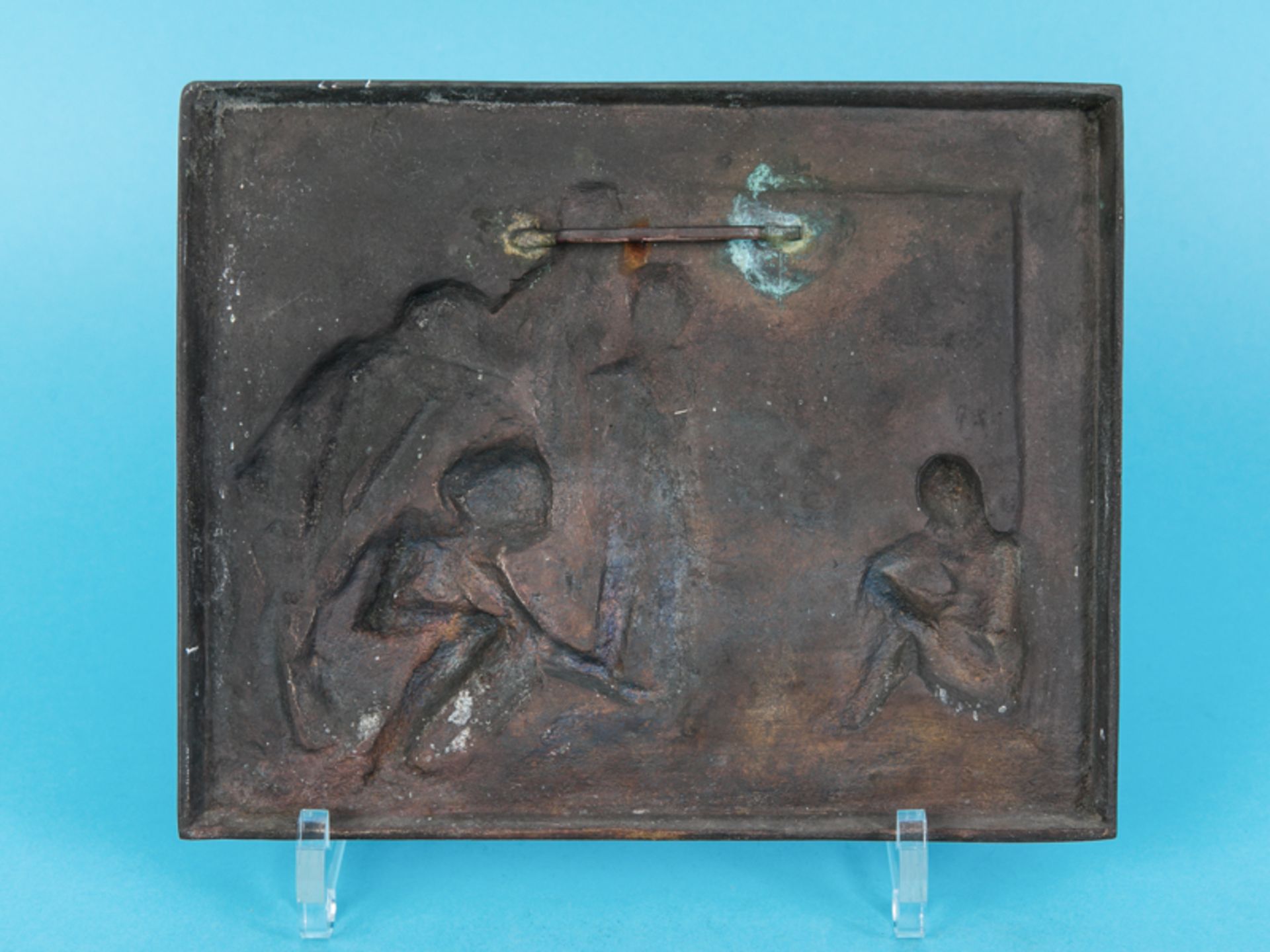 Waschk-Balz; Doris (*1942)<br><br>Bronzerelief "Murmelspieler"; 1978; dunkle matte Patina; Maße ca.  - Bild 2 aus 4