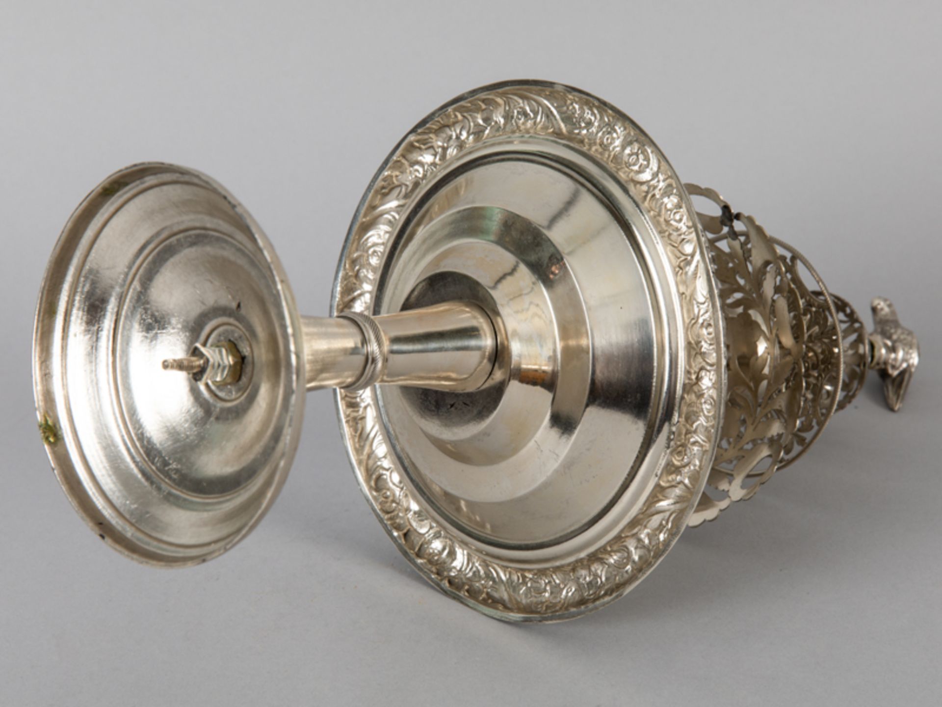 Kleine Biedermeier-Etagère; Österreich-Ungarn; 1. Hälfte 19. Jh.Silber (13-löthig); ca. 398 g; - Image 6 of 6