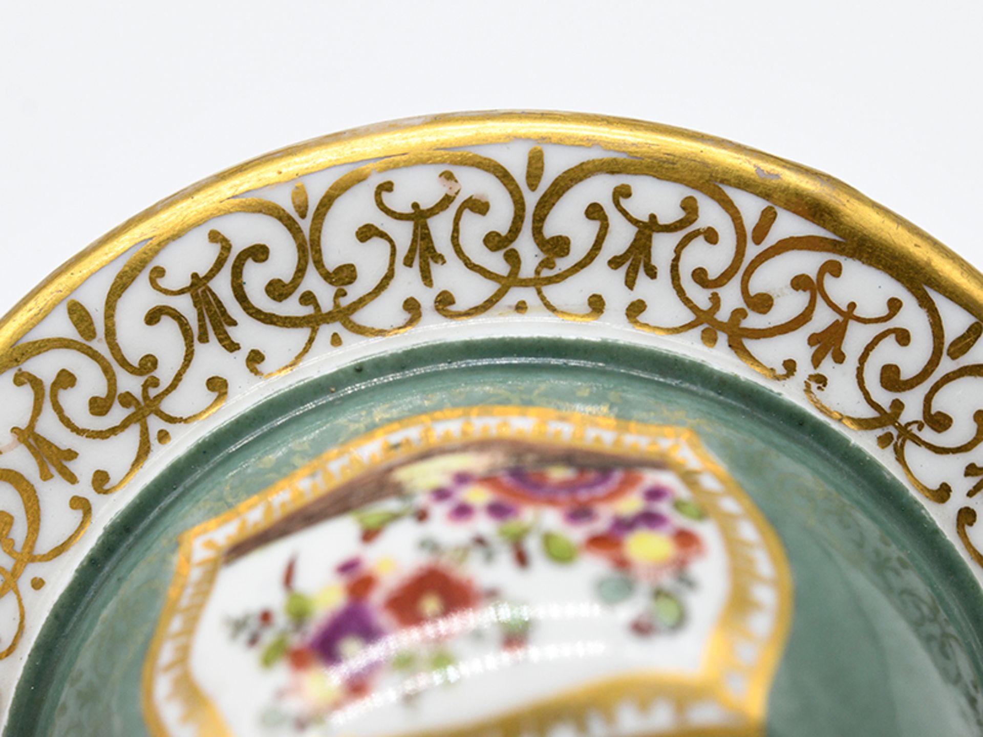 Deckelvase mit Chinoiserien; Werkstatt Joh. Ehrenfried Stadler; Meissen; ca. 1726-30.<br><br>Weißpor - Bild 13 aus 15