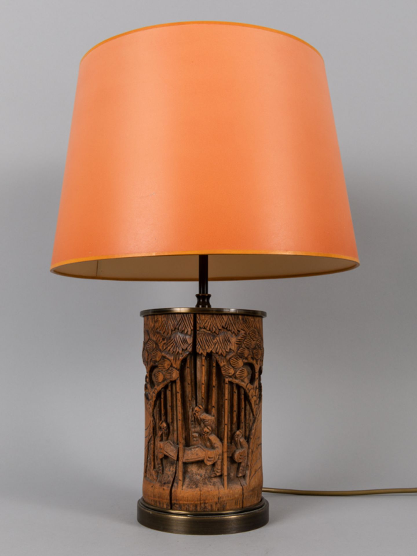 Tischlampe mit Pinselbecher-Schaft; China; 19./20. Jh.(Bambus?)-Holz; geschnitzt; mit späterer