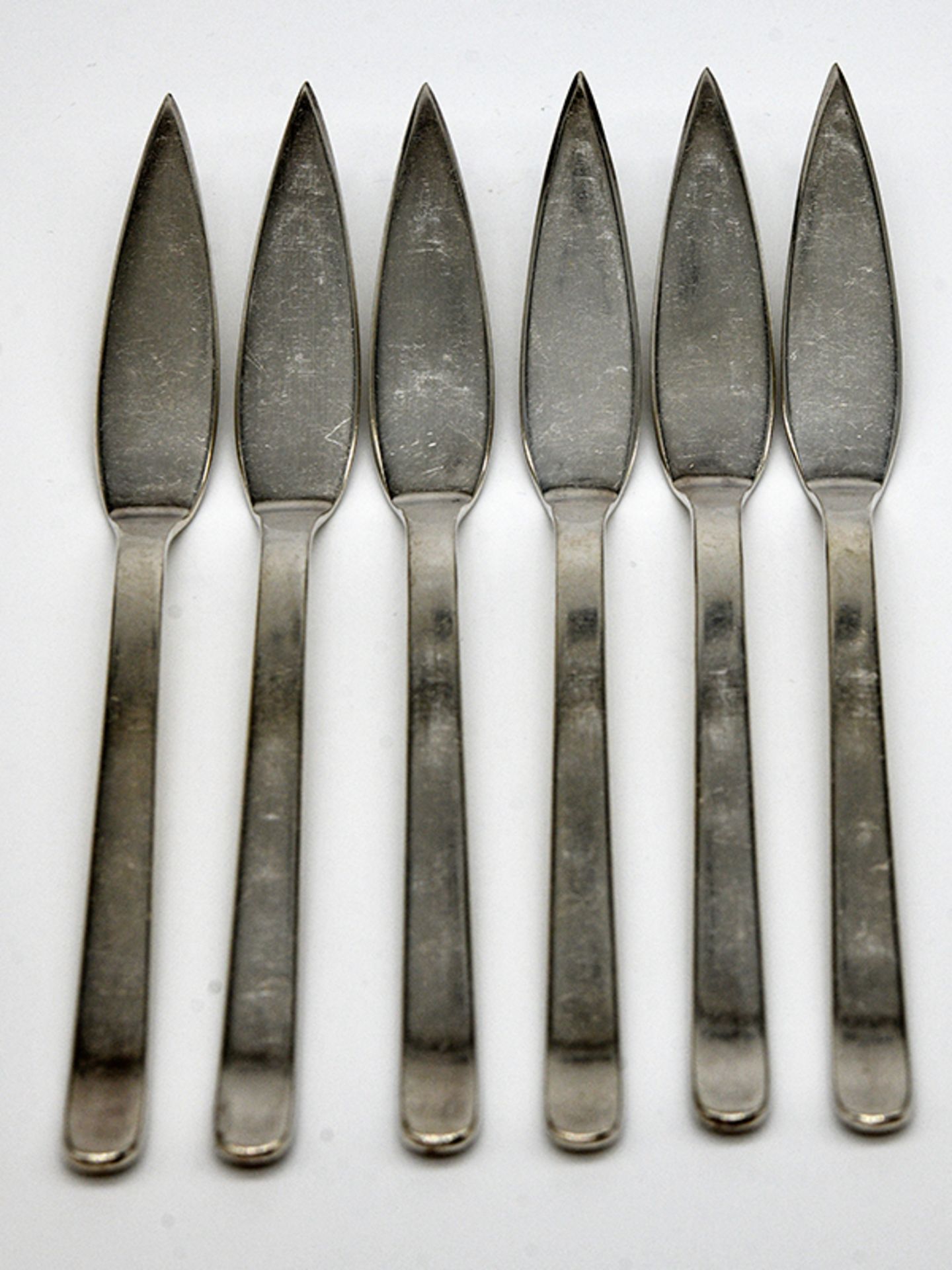 6 Fischmesser "Pott 84" - sogenanntes "Kanzlerbesteck"; Entwurf Carl Pott 1952; Hugo Pott; 20.