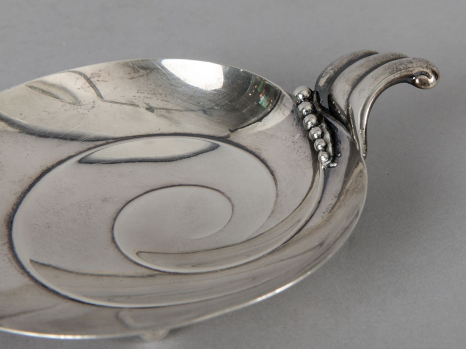 Kleine Anbietschale; Tiffany & Co./USA; 20. Jh.925/-Silber; ca. 166 g; runde gemuldete Form mit - Image 4 of 8