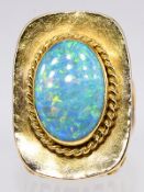 Ring mit Opal-Triplette, Goldschmiedearbeit, 70- er Jahre. br585/- Gelbgold. Gesamtgewicht ca. 10,