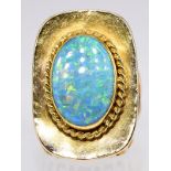 Ring mit Opal-Triplette, Goldschmiedearbeit, 70- er Jahre. br585/- Gelbgold. Gesamtgewicht ca. 10,