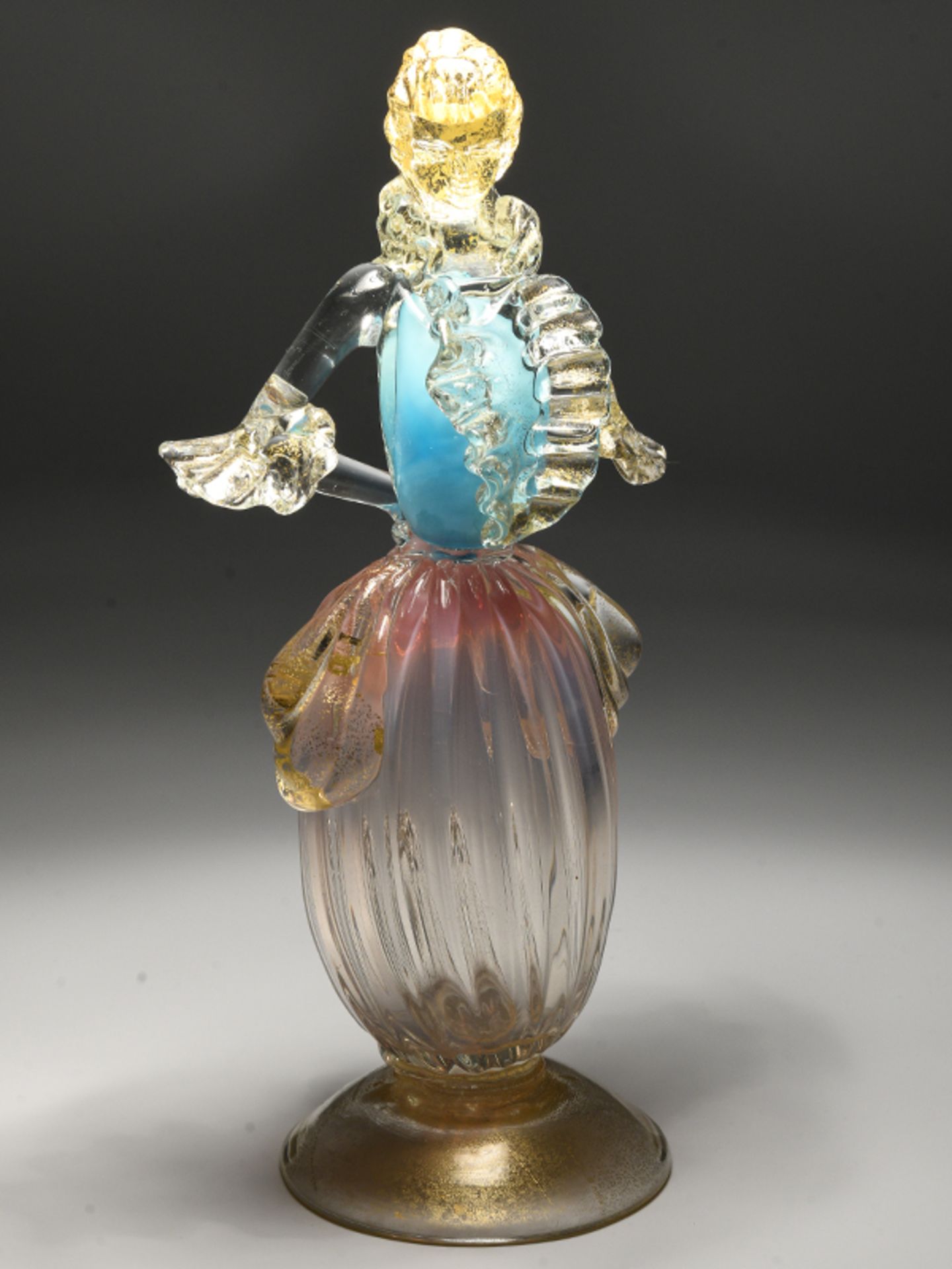 Glasfigur einer Dame im Rokokostil, wohl Barovier & Toso, Murano, 20. Jh. brFarbloses Glas, in teils