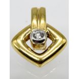 Clip-AnhÃ¤nger mit Brillant ca. 0,11 ct (lt. Gravur), 80-er Jahre. br585/- Gelbgold. Gesamtgewicht