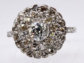 Antiker Ring mit Altschliff-Diamanten, zus. ca. 1,4 ct, um 1860/1880. br585/- WeiÃŸgold.