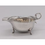 Kleine SauÃ§iÃ¨re, Asprey & Co. Ltd., Birmingham, 1908. br925/-Silber, ca. 88 g; ovoide Form auf 3