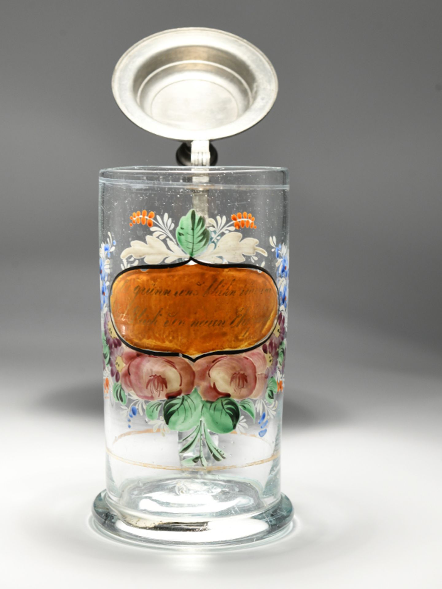 SpÃ¤tbiedermeier-Hochzeits-Humpen, BÃ¶hmen, um 1860. brFarboses Glas mit farbiger Blumen- und