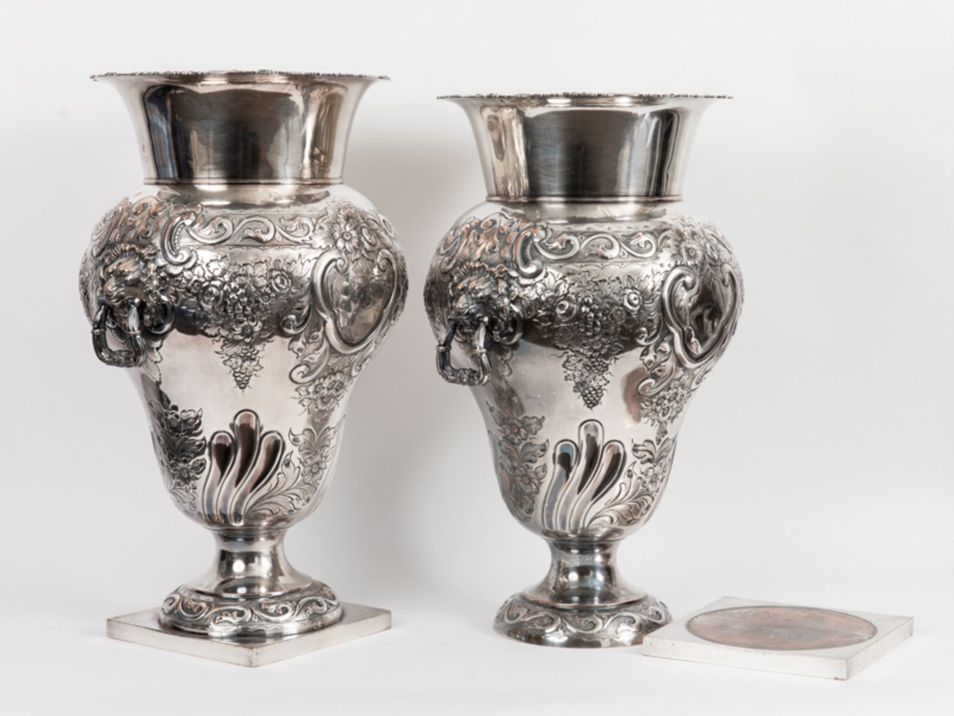 Paar viktorianische Prunk-Vasen/-WeinkÃ¼hler im Neorokokostil, wohl England, 2. HÃ¤lfte 19. Jh. - Image 2 of 6